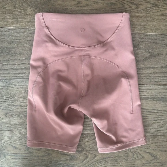 Lululemon Size 4 Ribbed Contoured High Rise HR Shorts - Picture 2 of 3